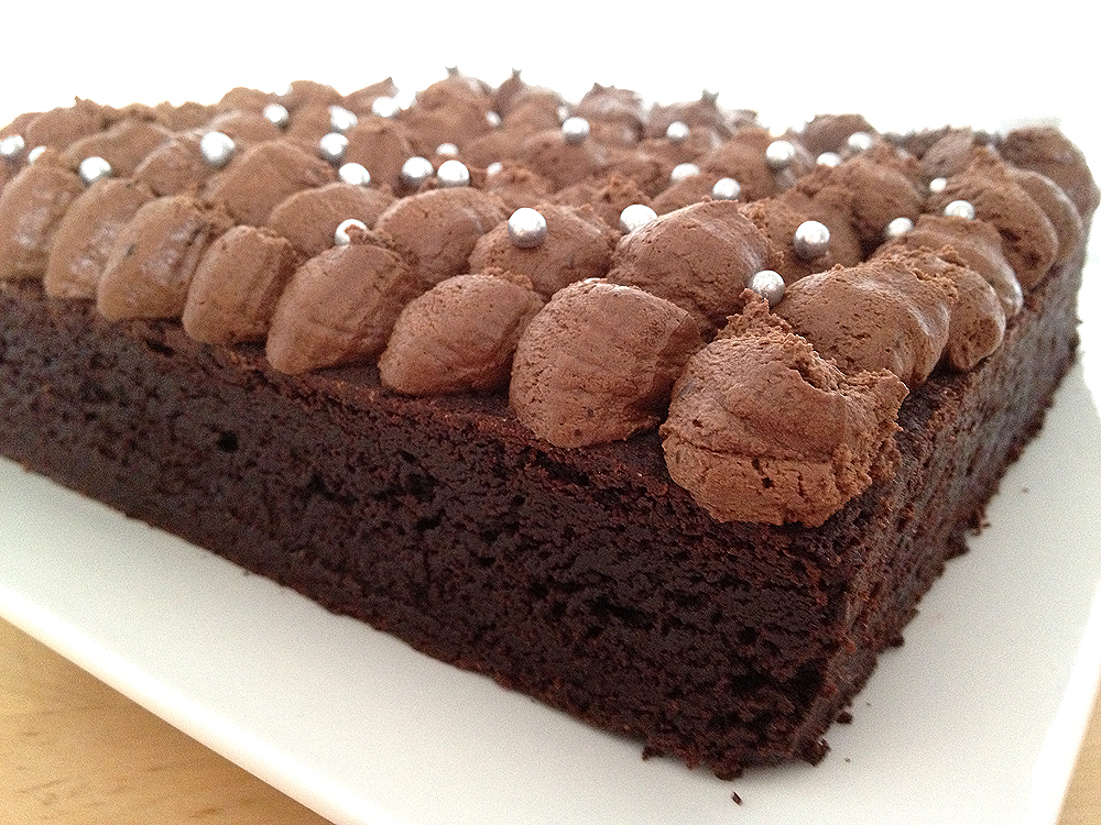 Fudge Brownie con Chocolate Buttercream Frosting - Blog tienda decoración  estilo nórdico - delikatissen