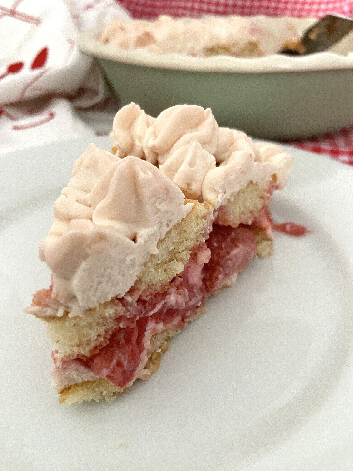 delikatissen tiramisu de fresa tarta sin horno tarta sin horneado tarta por capas tarta mascarpone fresas tarta frutas tarta fácil tarta de fresa repostería fácil recetas delikatissen postres delikatissen postre fácil 